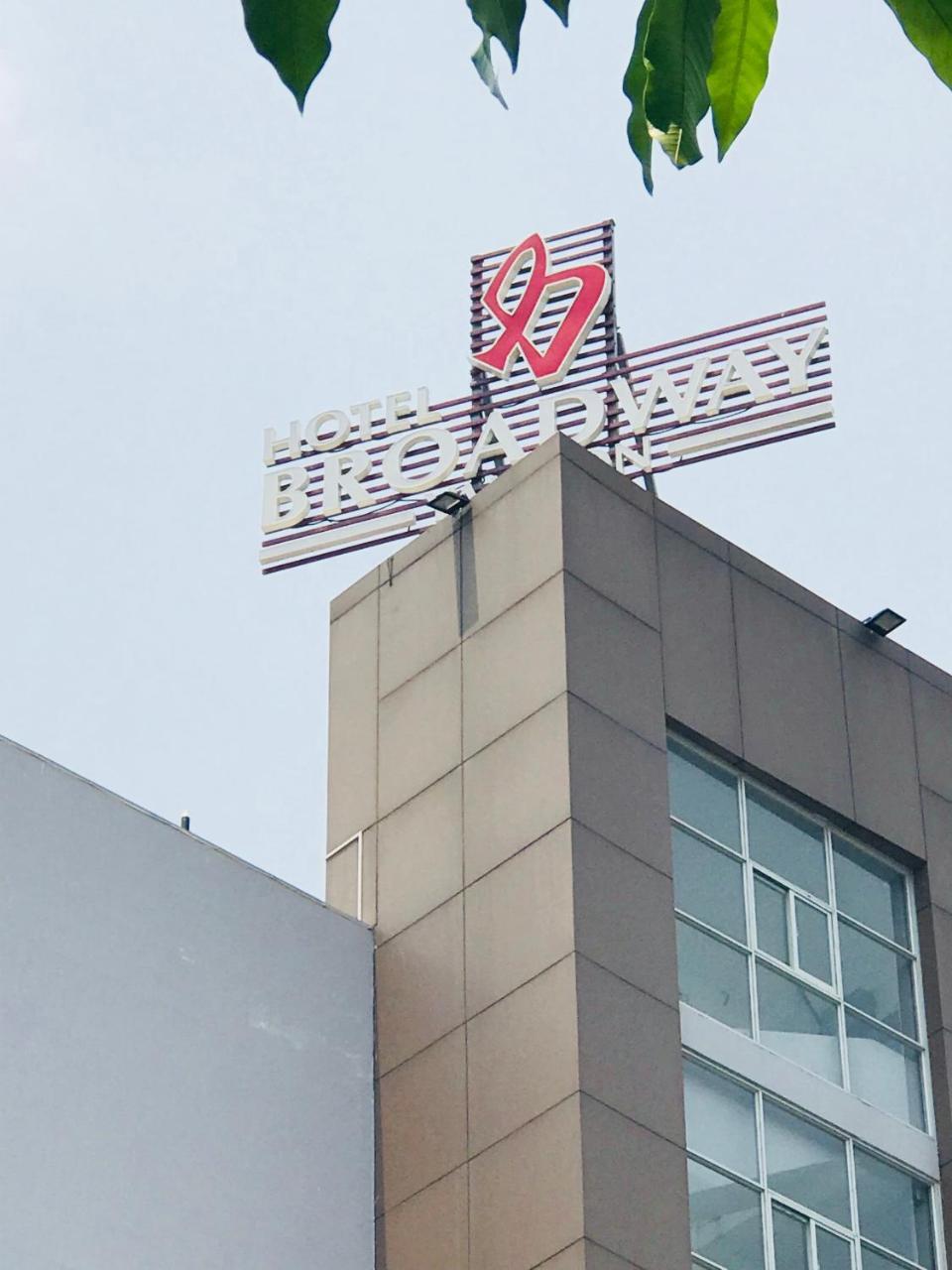 Hotel Broadway Yangon Exterior foto